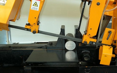 麻洋镇数控带锯床自动送料精度会出现偏差吗？