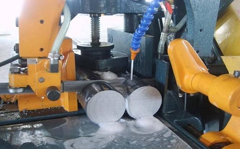 麻洋镇卧式带锯床的送料方式有哪几种? 麻洋镇卧式带锯床的送料方式有哪几种?